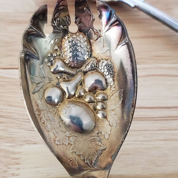 Sheffield England EPNS A1 Silverplate Salad Serving Set Fruit Embossed Gold Wash - Picture 5 of 15